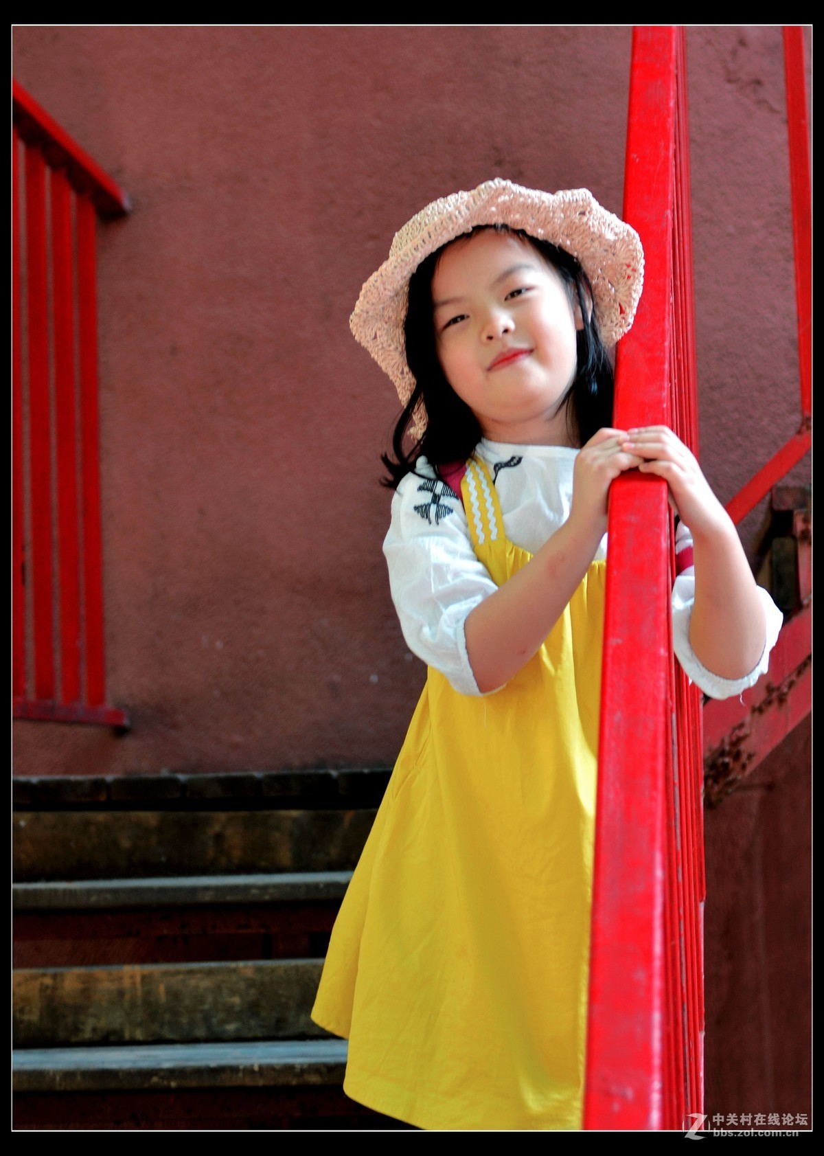 儿童片∶可爱小女孩莹莹。