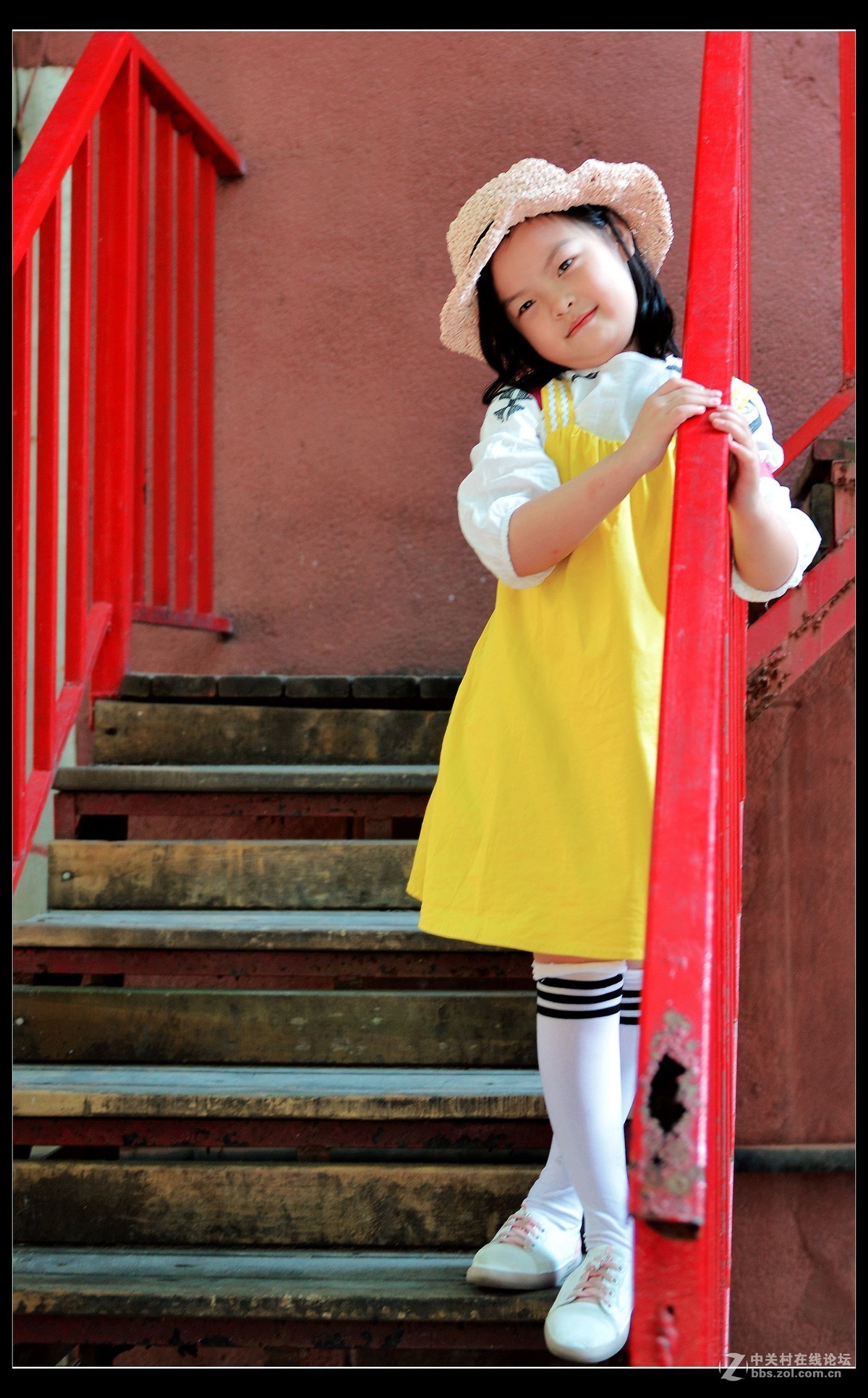 儿童片∶可爱小女孩莹莹。