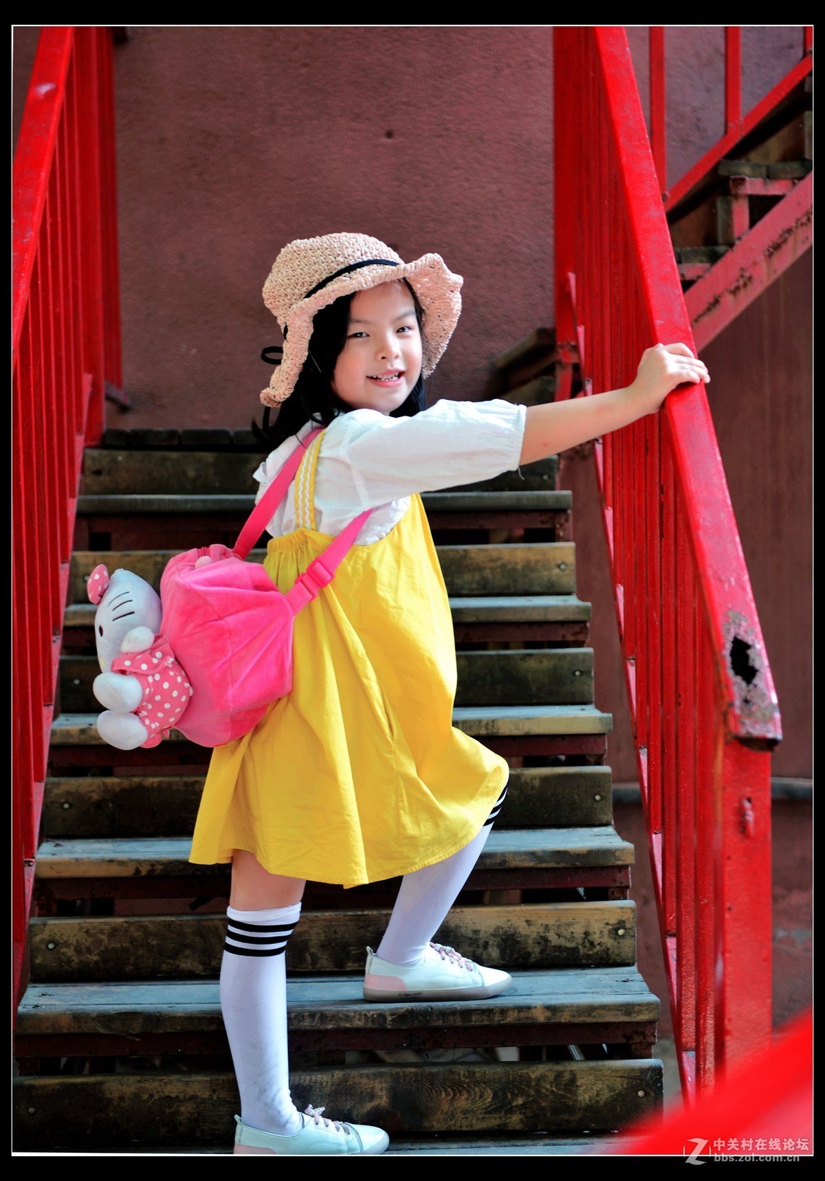 儿童片∶可爱小女孩莹莹。