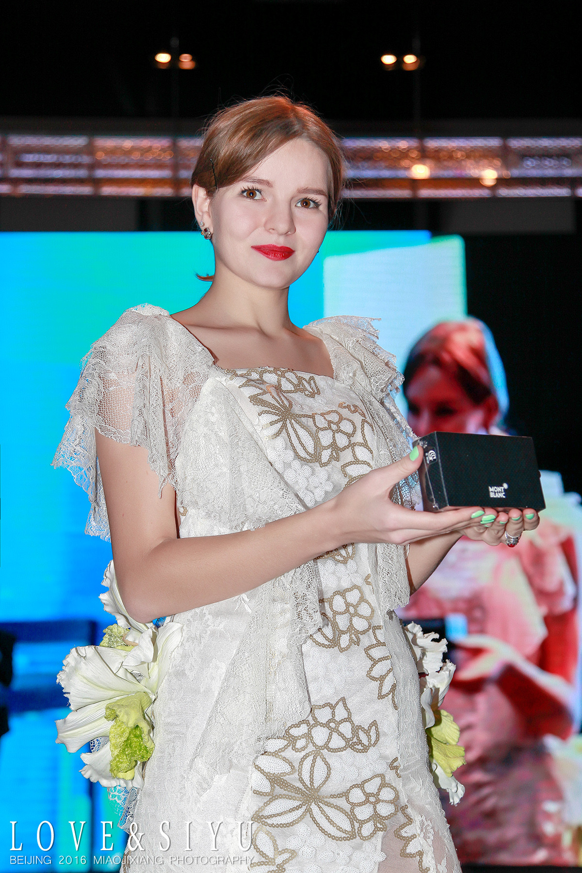 携拍卖会人像作品之六拜访贵版，祝牡丹江星空(中国)越办越好~【8P】