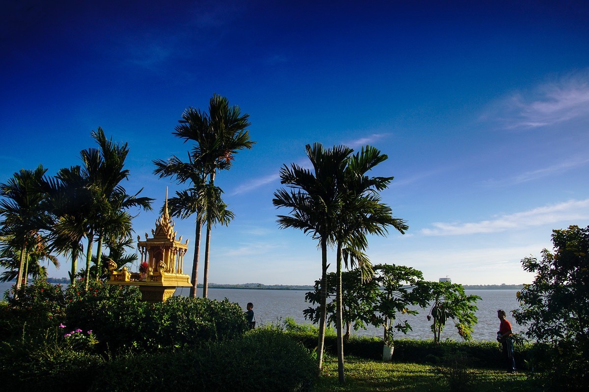 湄公河畔迎朝阳