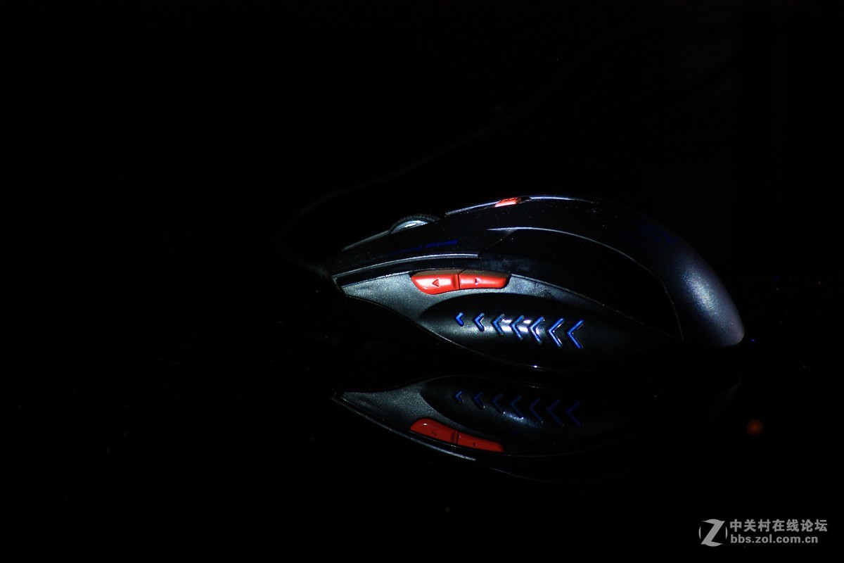 创拍《深夜鼠标自由活动了……》