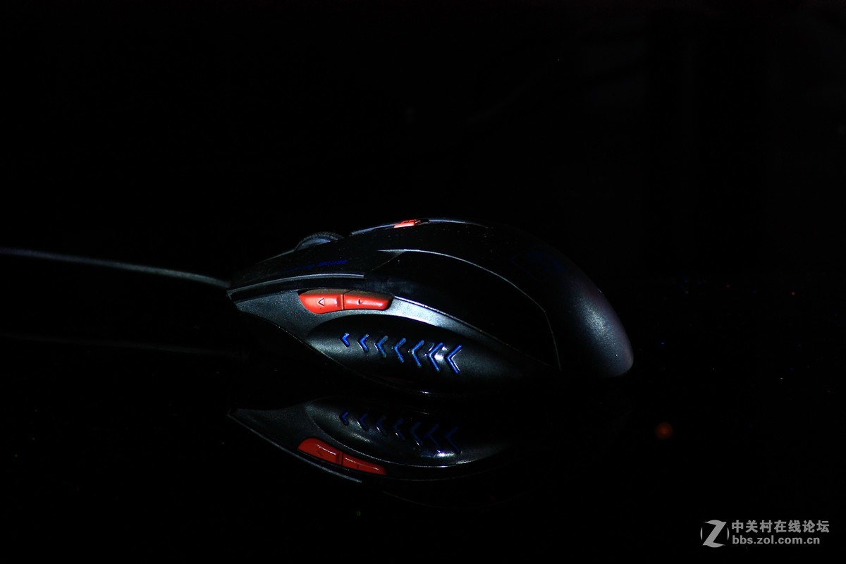 创拍《深夜鼠标自由活动了……》