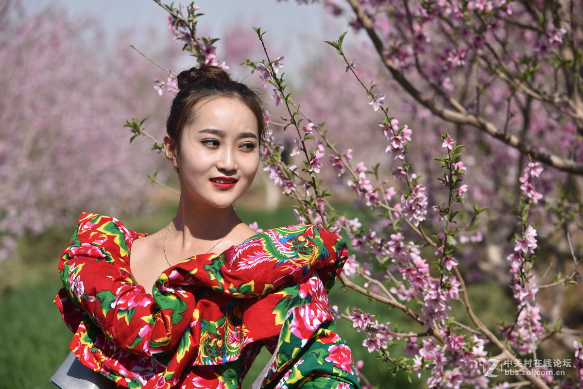 桃花美眉