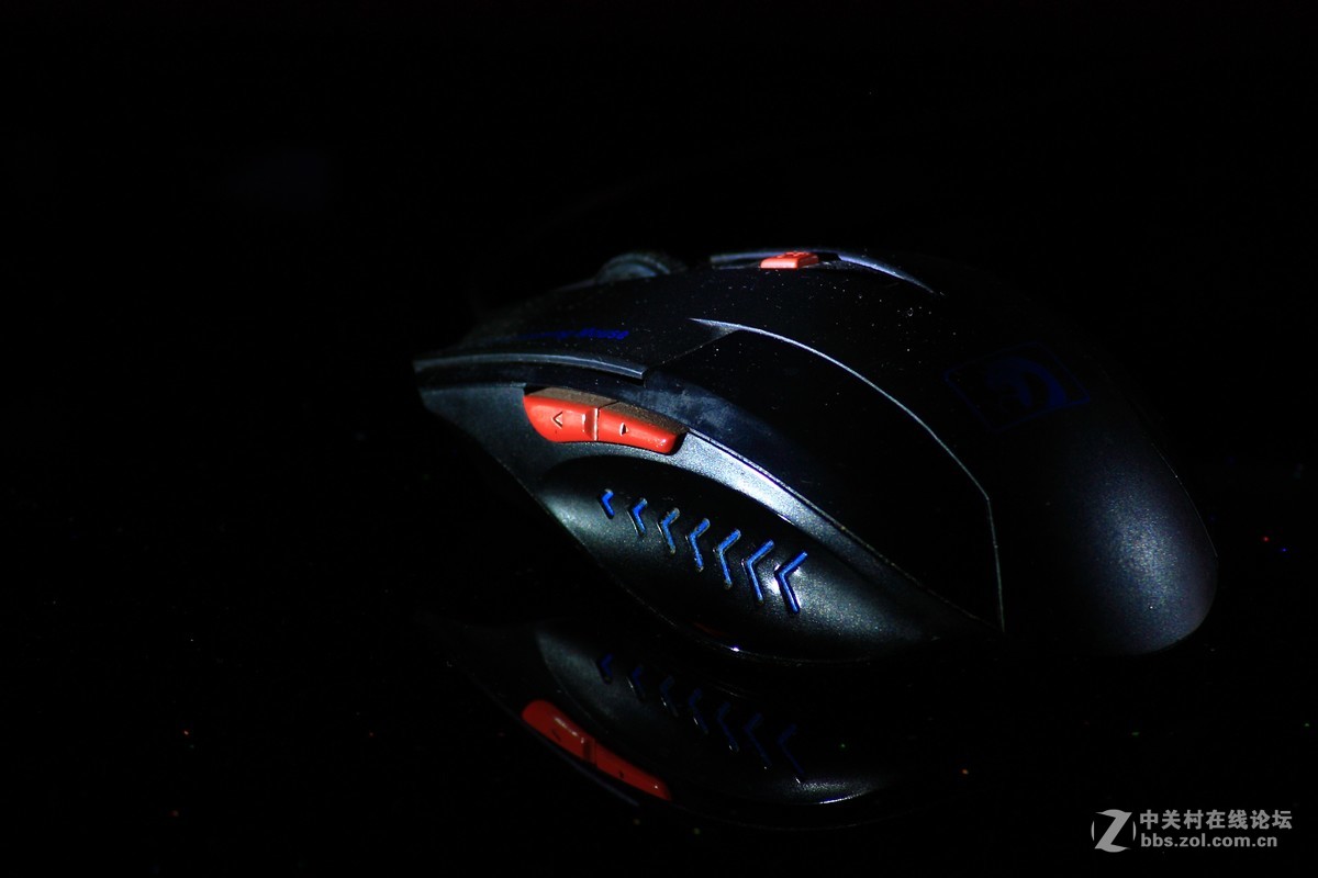 创拍《深夜鼠标自由活动了……》