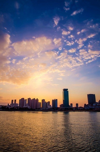 夕阳落山了    栈桥远眺