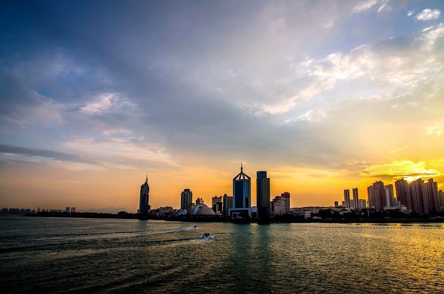 夕阳落山了    栈桥远眺