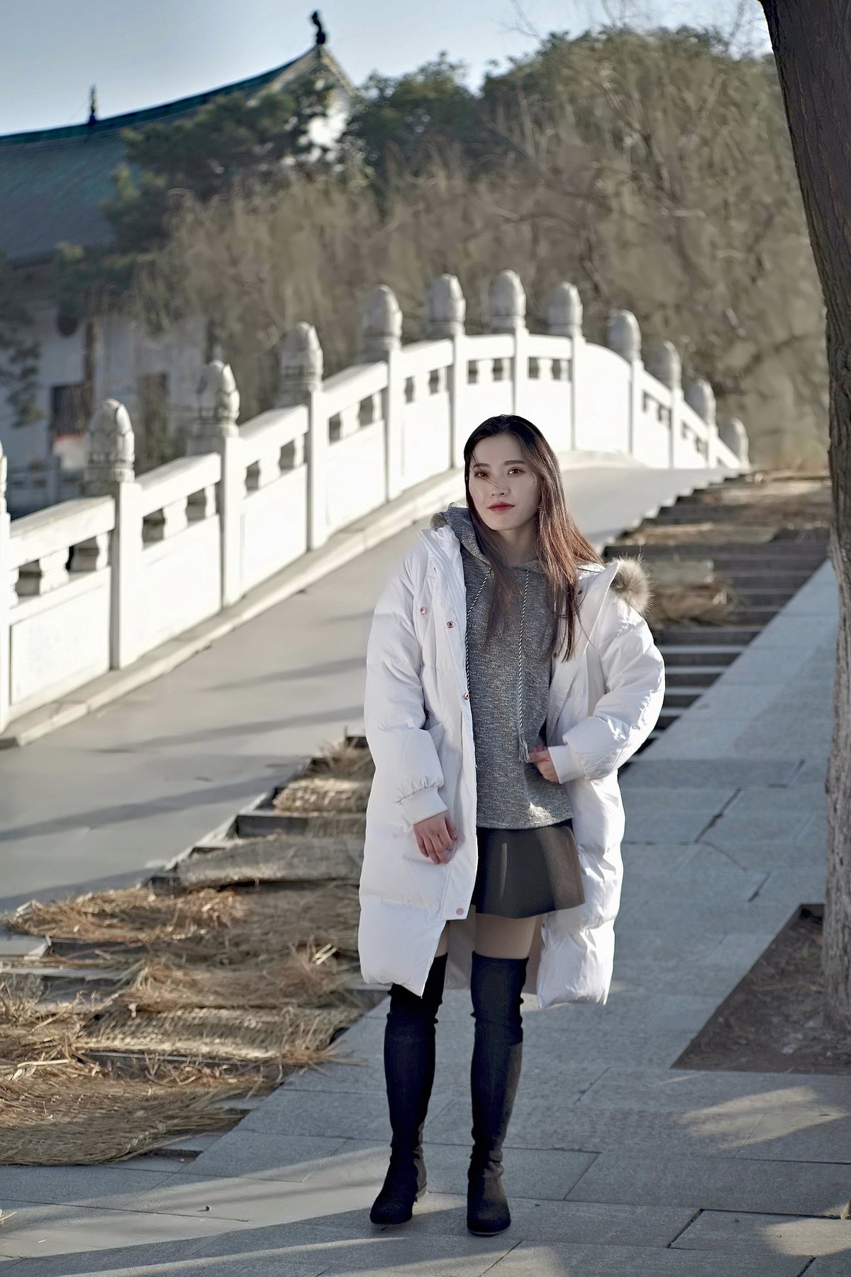 环境人像外拍冬日琴台公园的佳丽