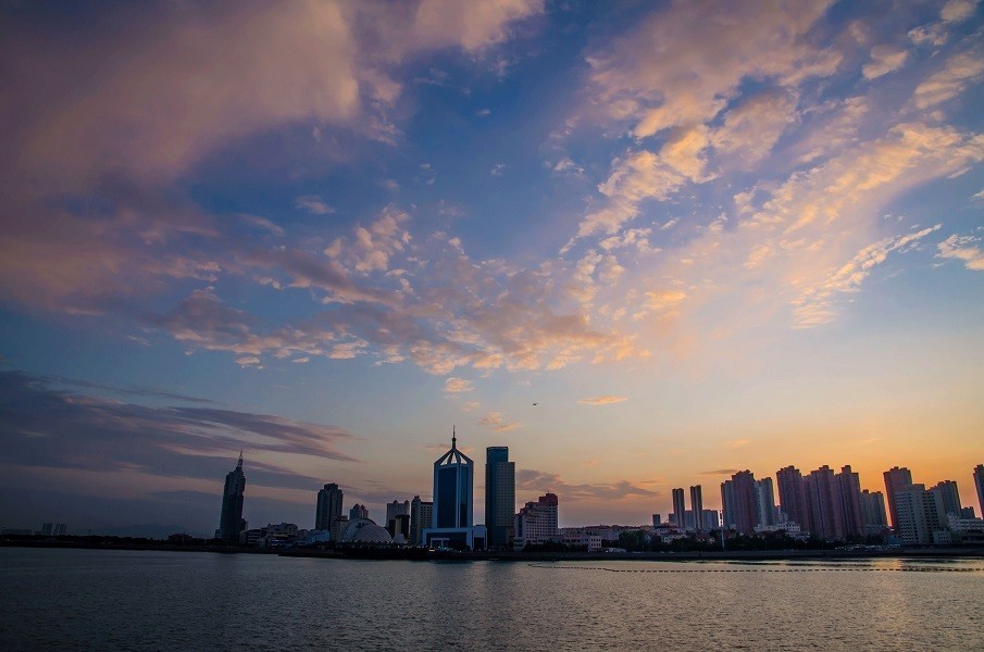 夕阳落山了    栈桥远眺