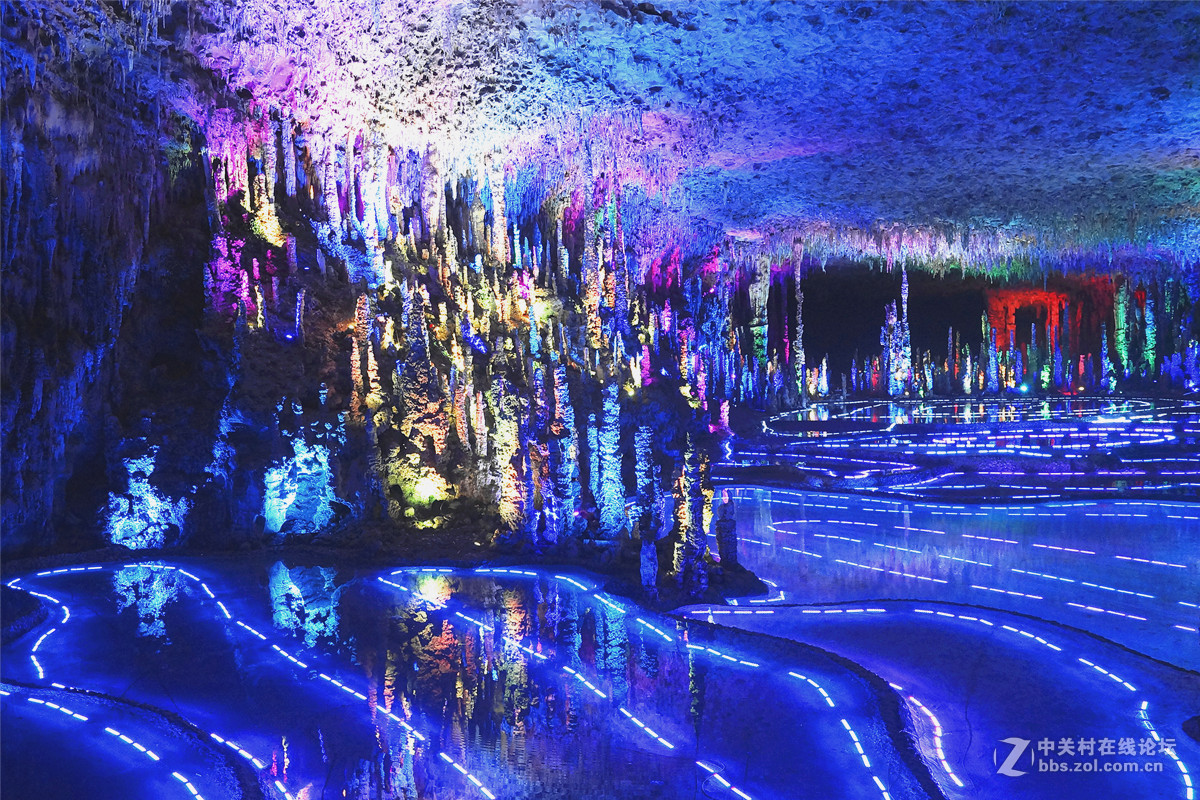 兴文古洞探幽之——溢彩流霞