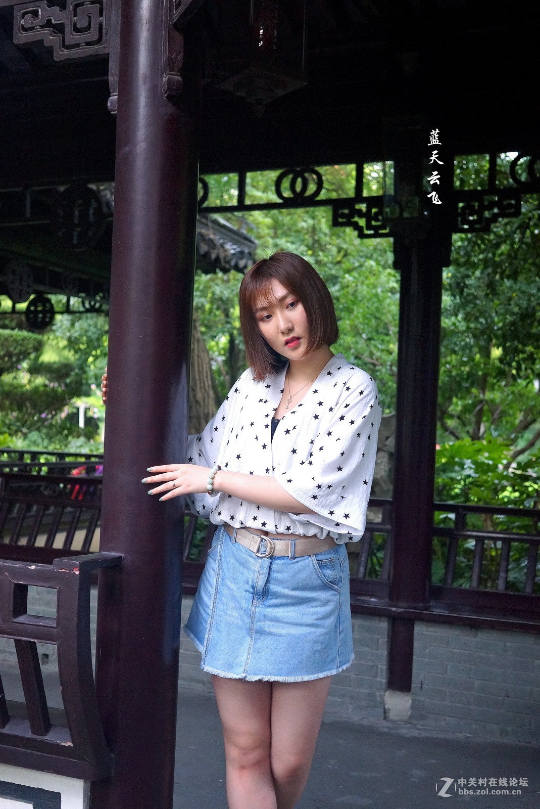 公园里的俊俏女孩-中关村在线摄影论坛