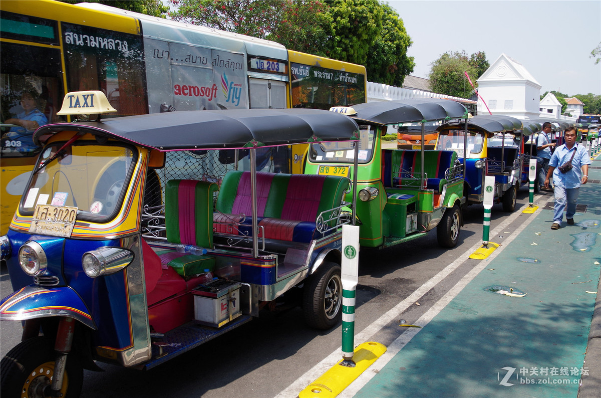 泰国曼谷卧佛寺随拍，宾得K50+18-270，内有恐怖小吃图