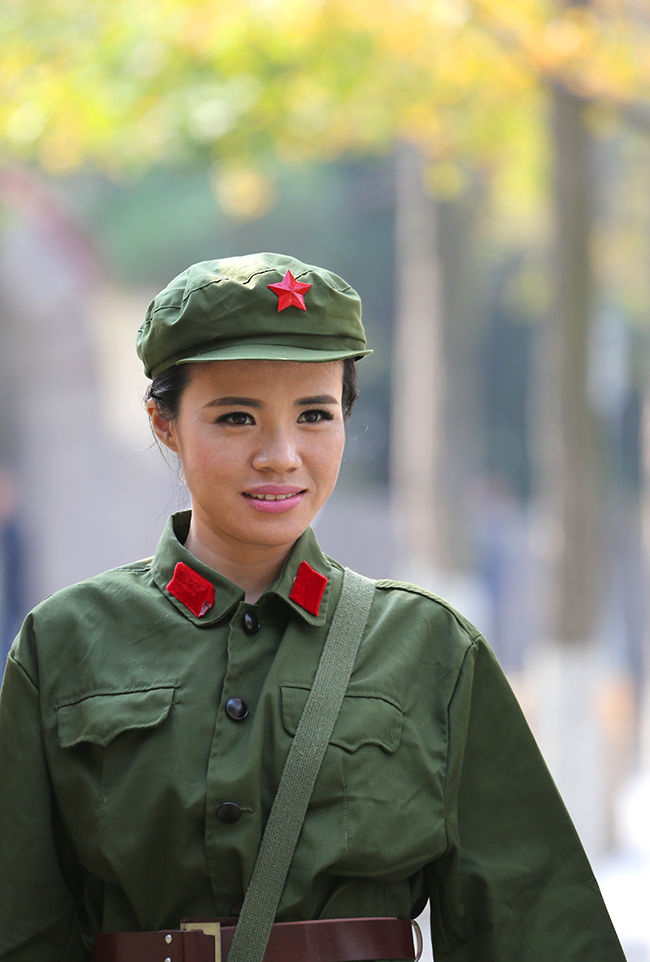 爱穿绿军服的女孩-中关村在线摄影论坛