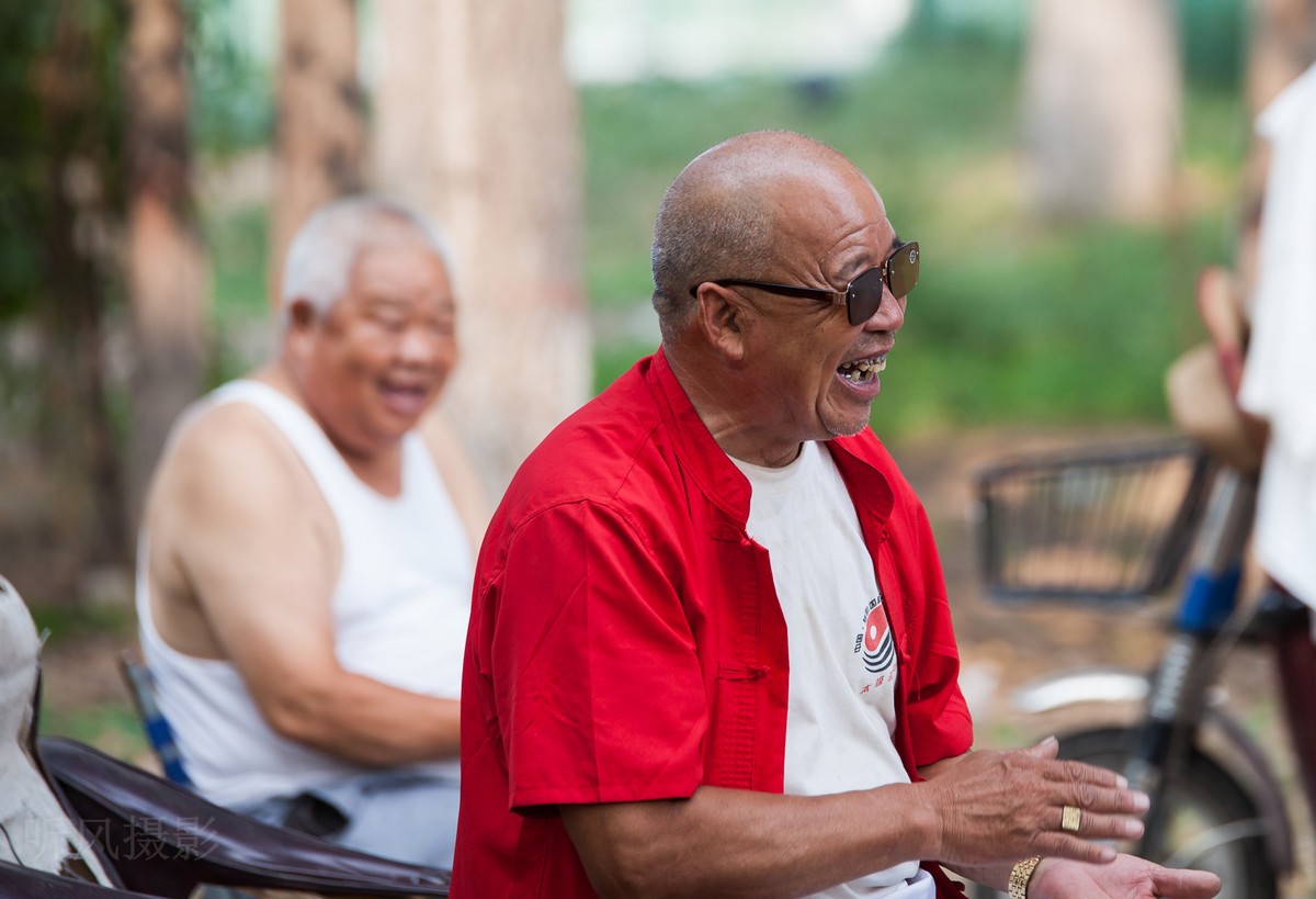 一群侃大山的老人----试镜帖