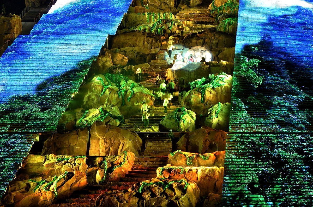 中华泰山脚下的剧照，祝大家春节快乐！