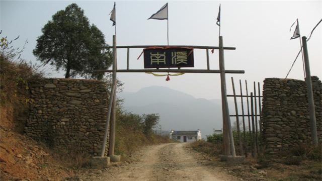 这个村子厉害了，村民大多数都姓金，被称为“大山深处匈奴部落”