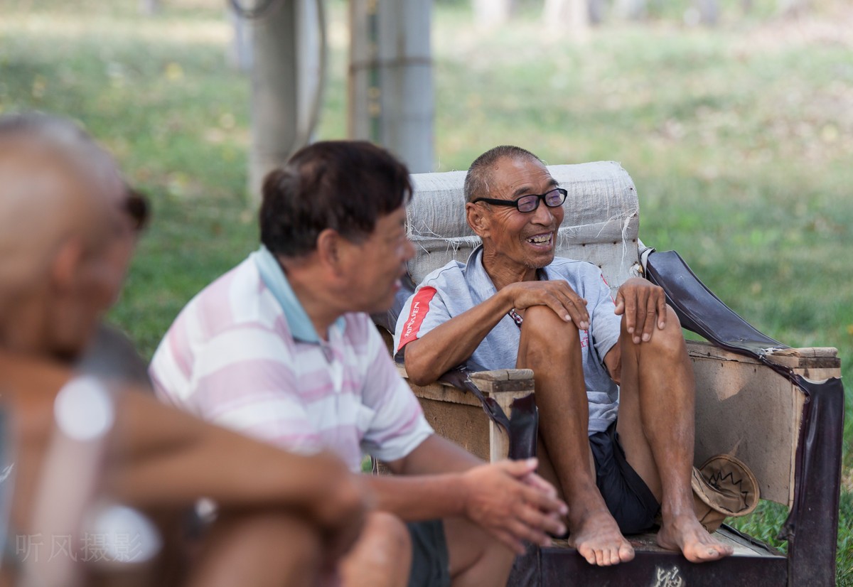 一群侃大山的老人----试镜帖