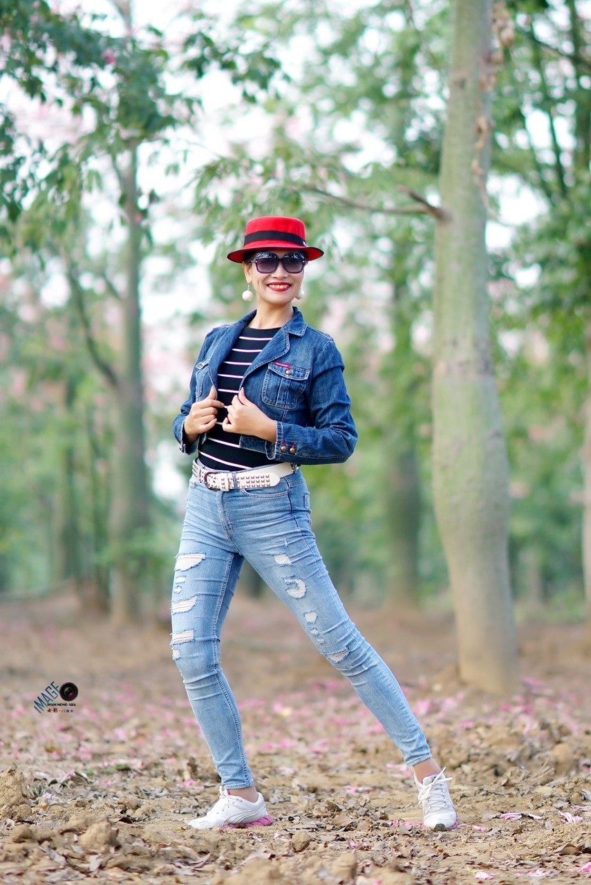 [ 异木棉树下好心情 ]------高妹