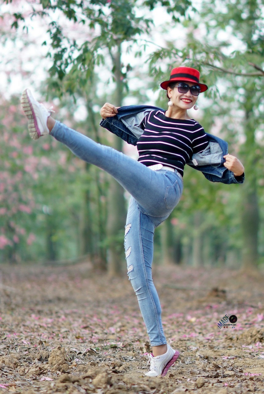 [ 异木棉树下好心情 ]------高妹