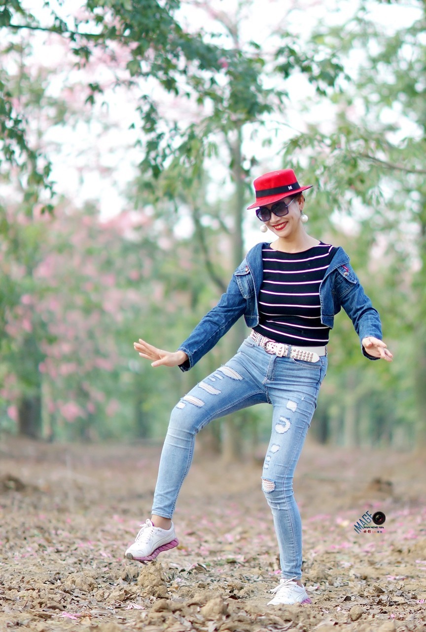 [ 异木棉树下好心情 ]------高妹