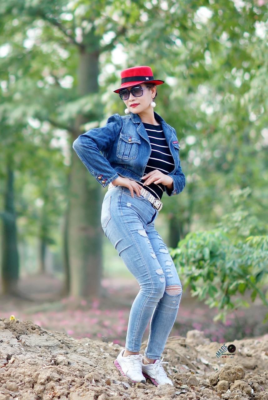 [ 异木棉树下好心情 ]------高妹