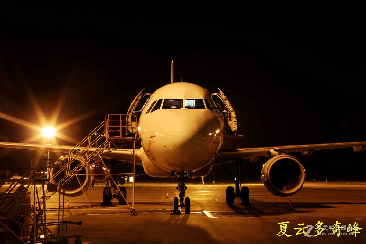 星空下的银川机场夜魅力