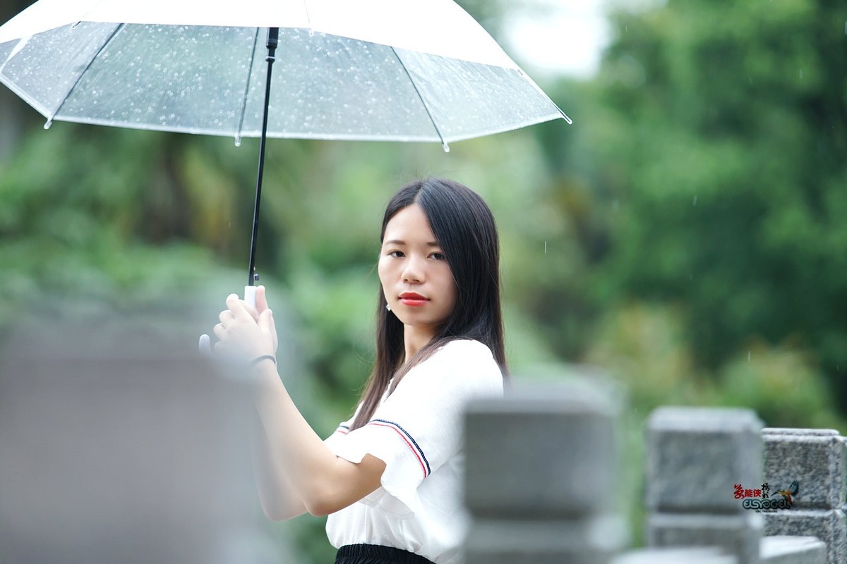 雨中少女梓华