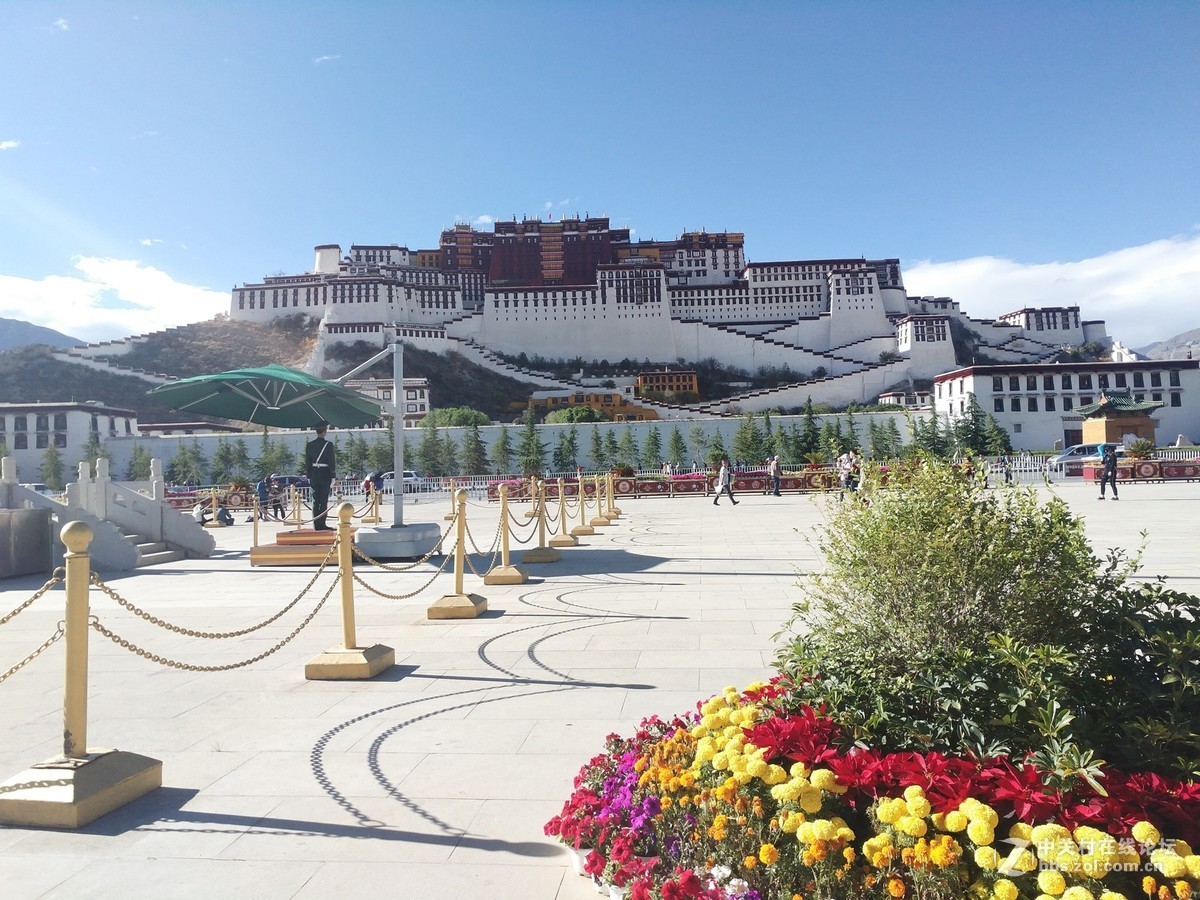 自驾到西藏拉萨布达拉宫广场照片！