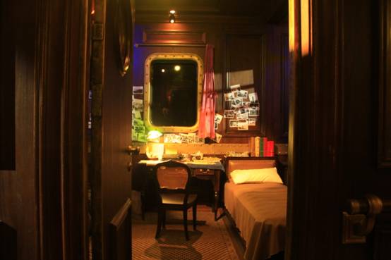 老公在《知音号》上工作，我也去蹭了一场