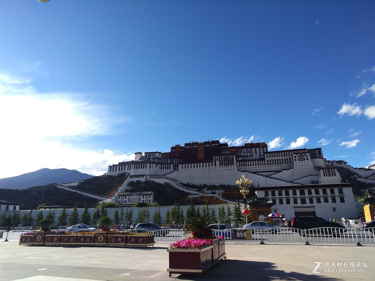 自驾到西藏拉萨布达拉宫广场照片！