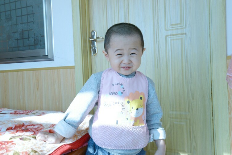 腾龙a012拍自家娃