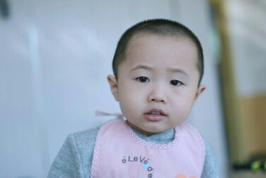 腾龙a012拍自家娃