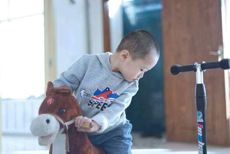 腾龙a012拍自家娃