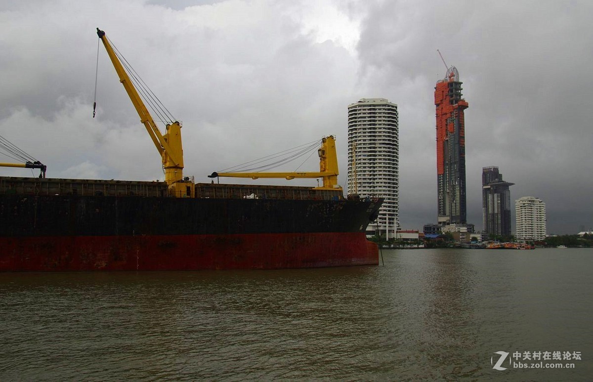 『难忘泰国雨中船游』123...15P