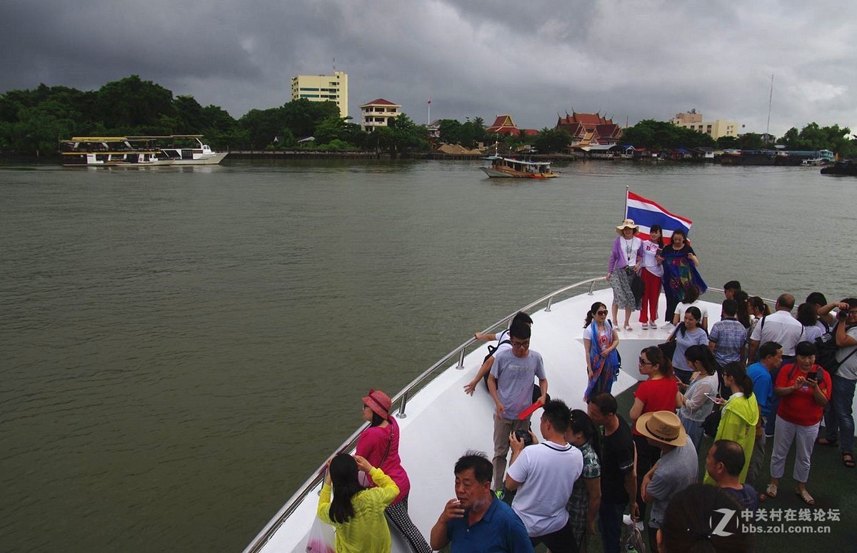 『难忘泰国雨中船游』123...15P