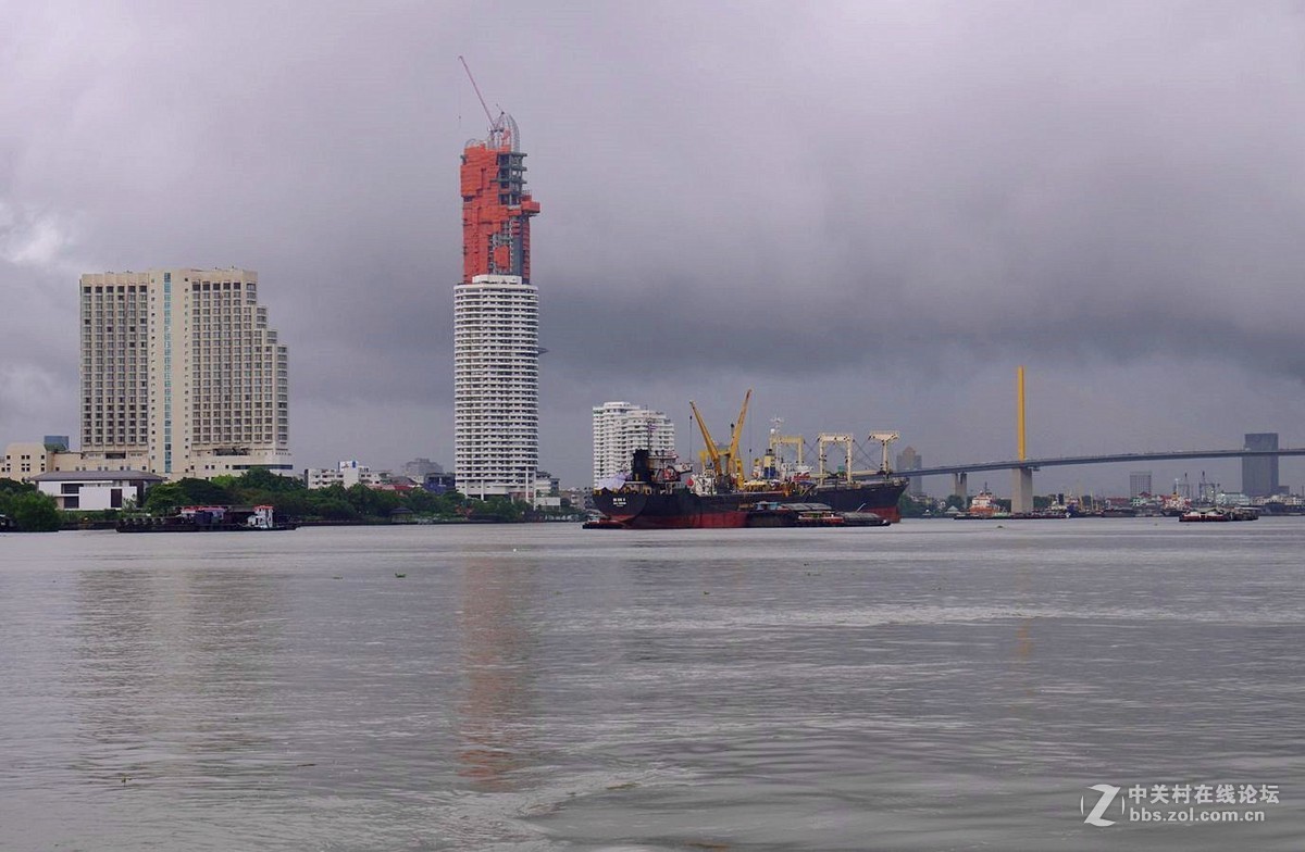 『难忘泰国雨中船游』123...15P