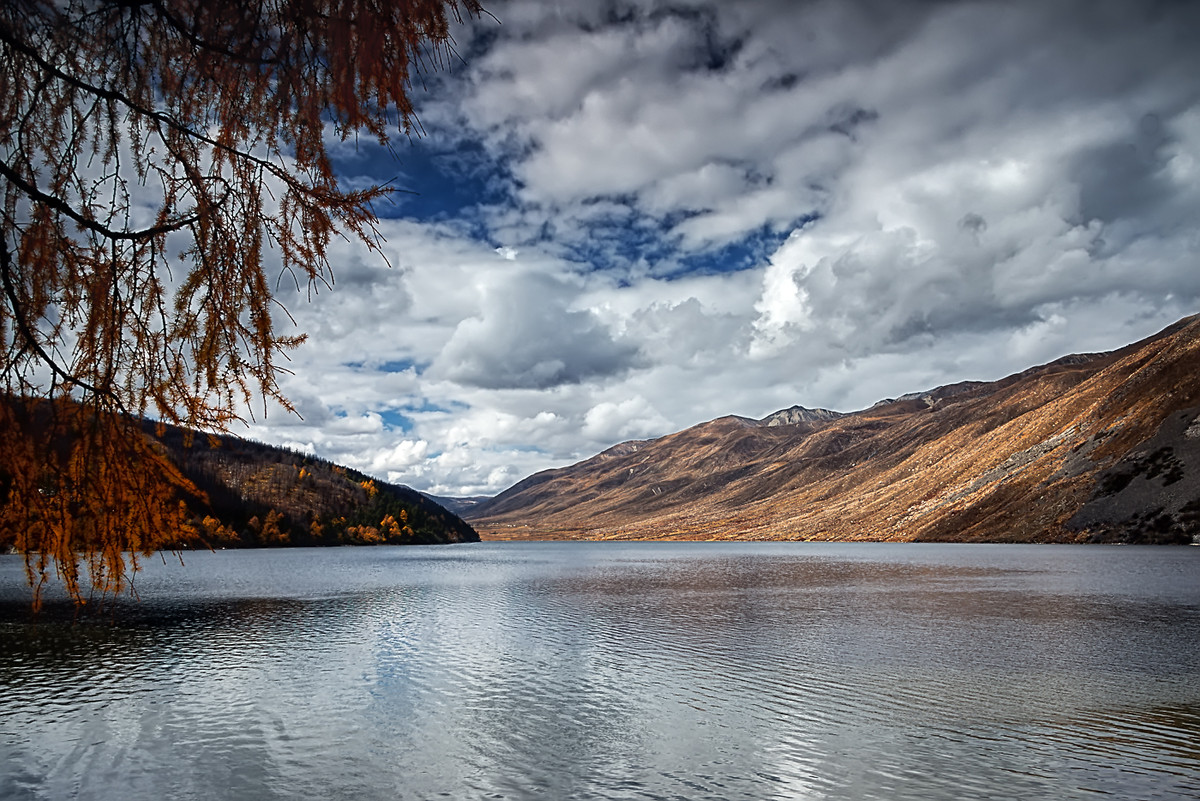 川西风光：康定木格措（祝朋友们元旦快乐）