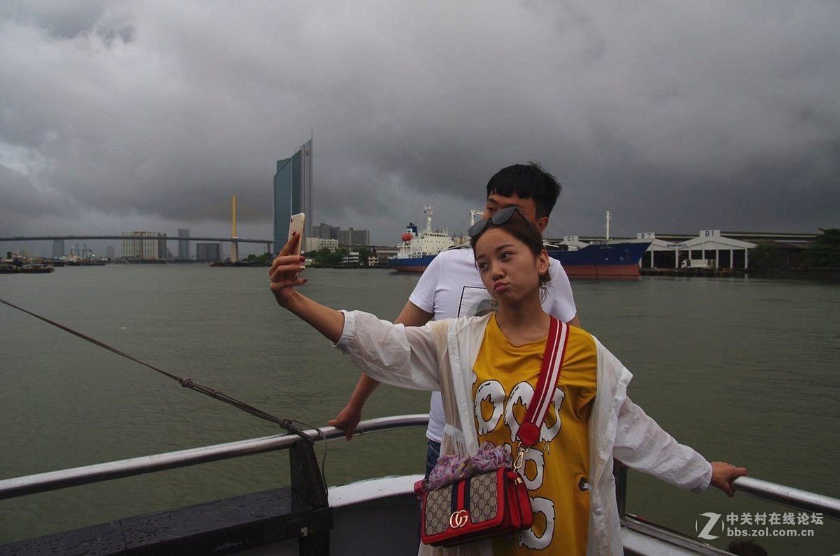 『难忘泰国雨中船游』123...15P