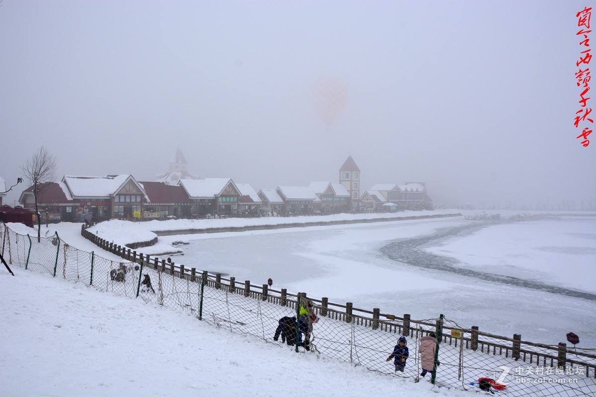 窗含西岭千秋雪，门泊东吴万里船。