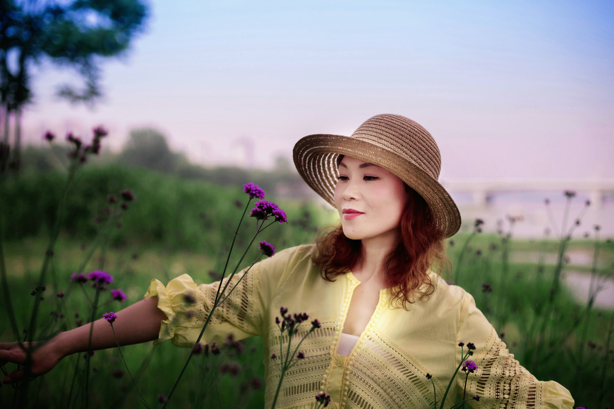 那等在季节里的容颜如莲花开落