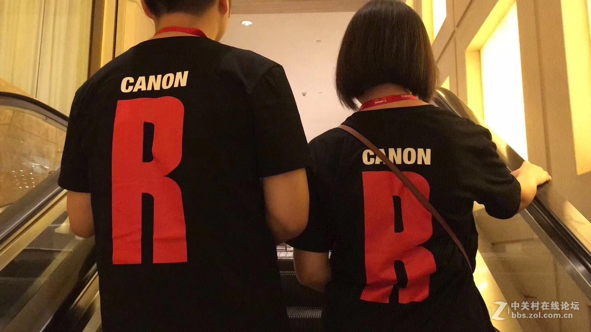 有关佳能EOS R发布会的第一张照片