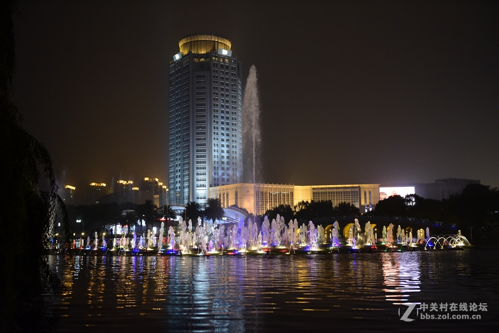 浙江台州市民广场夜喷泉