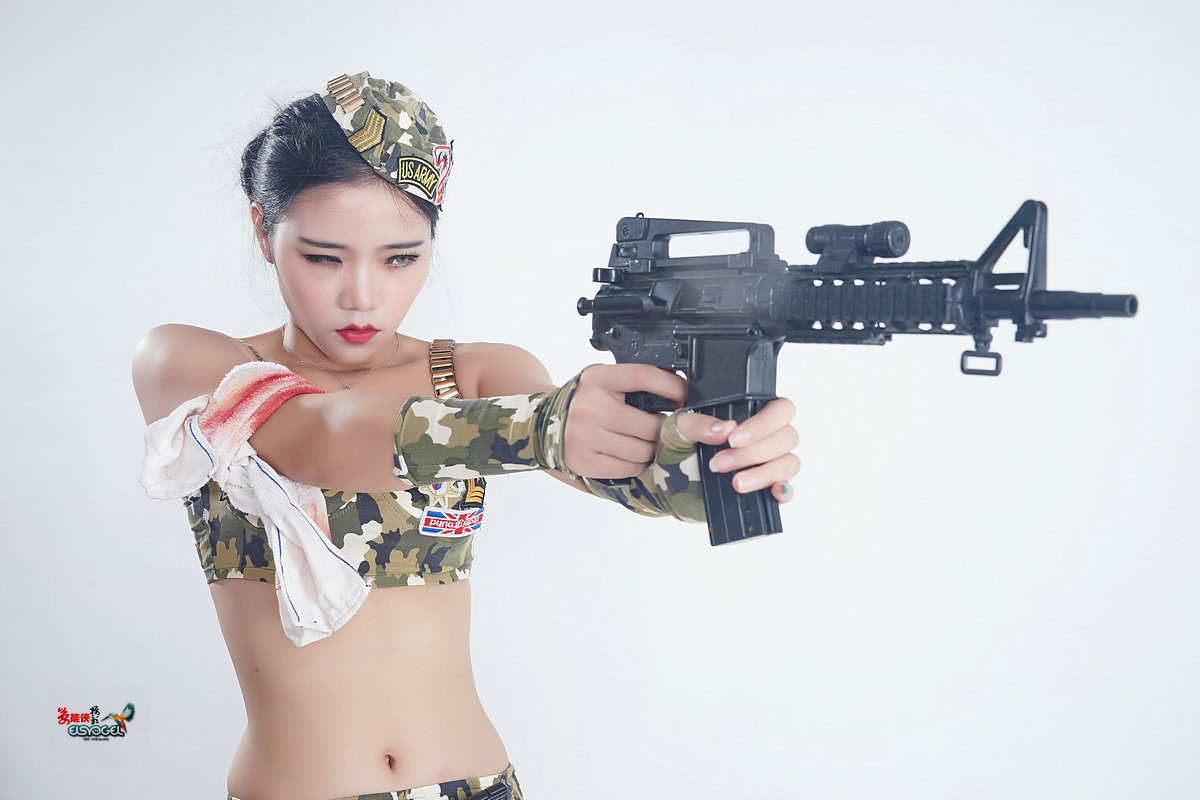 【性感迷彩的女兵】系列片-----小梦  (续3)