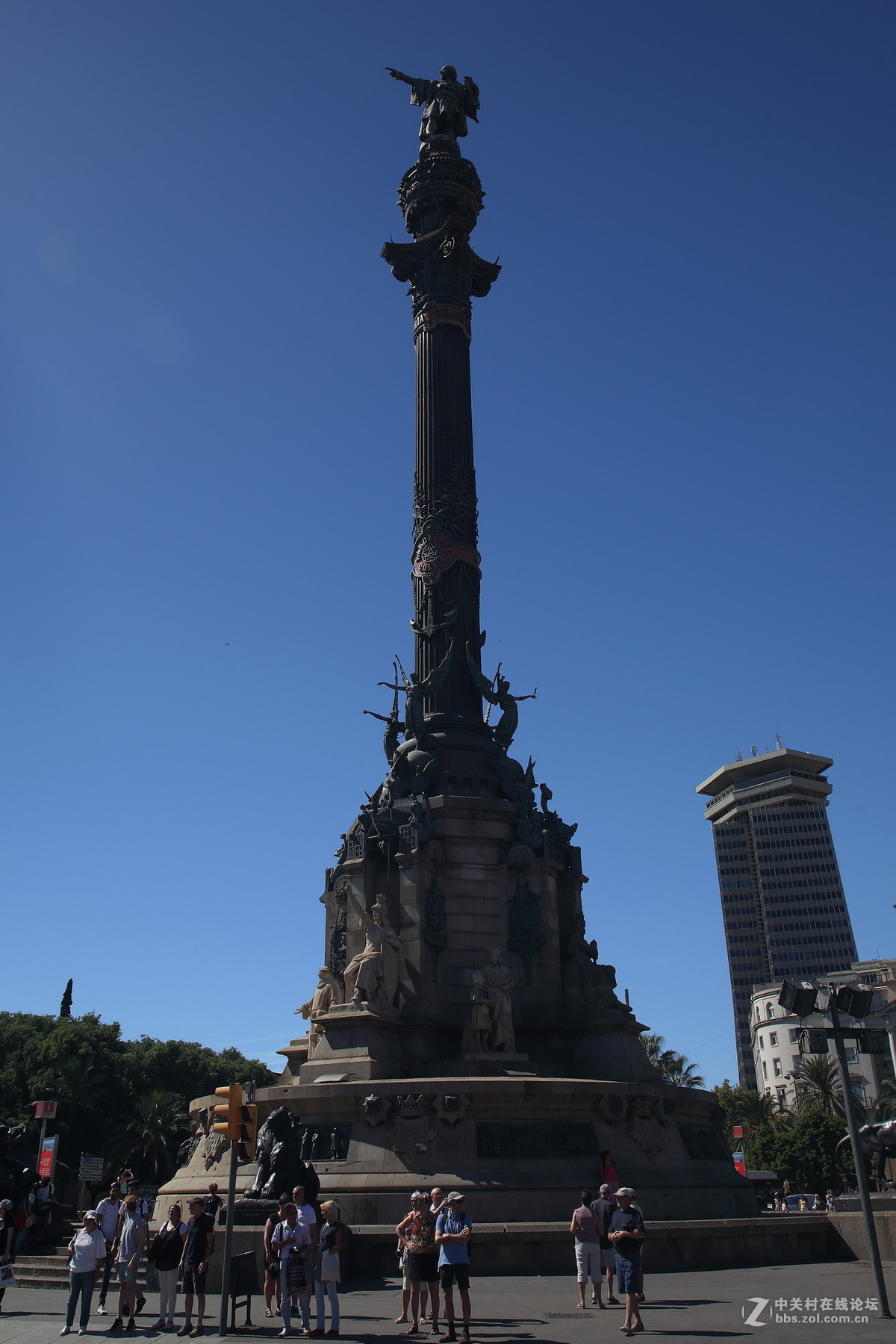 巴塞罗那地中海边的哥伦布广场