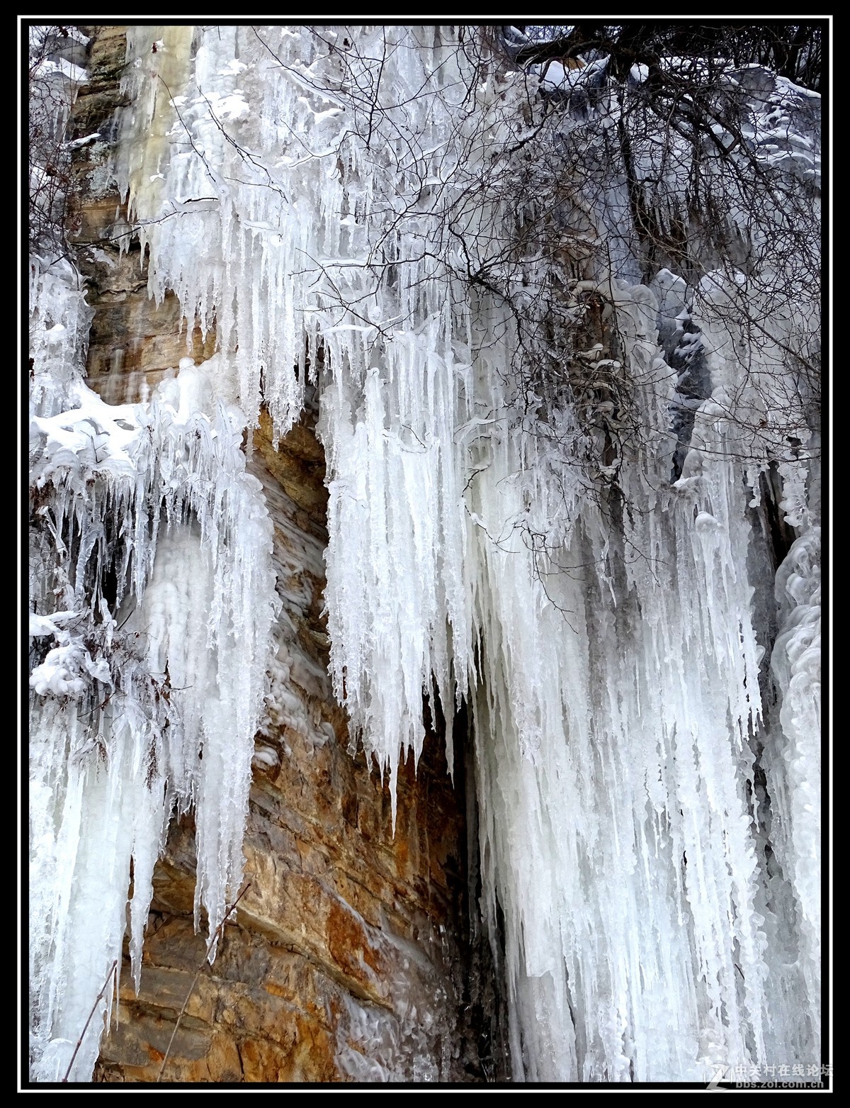 冰瀑奇观——“冰帘洞”