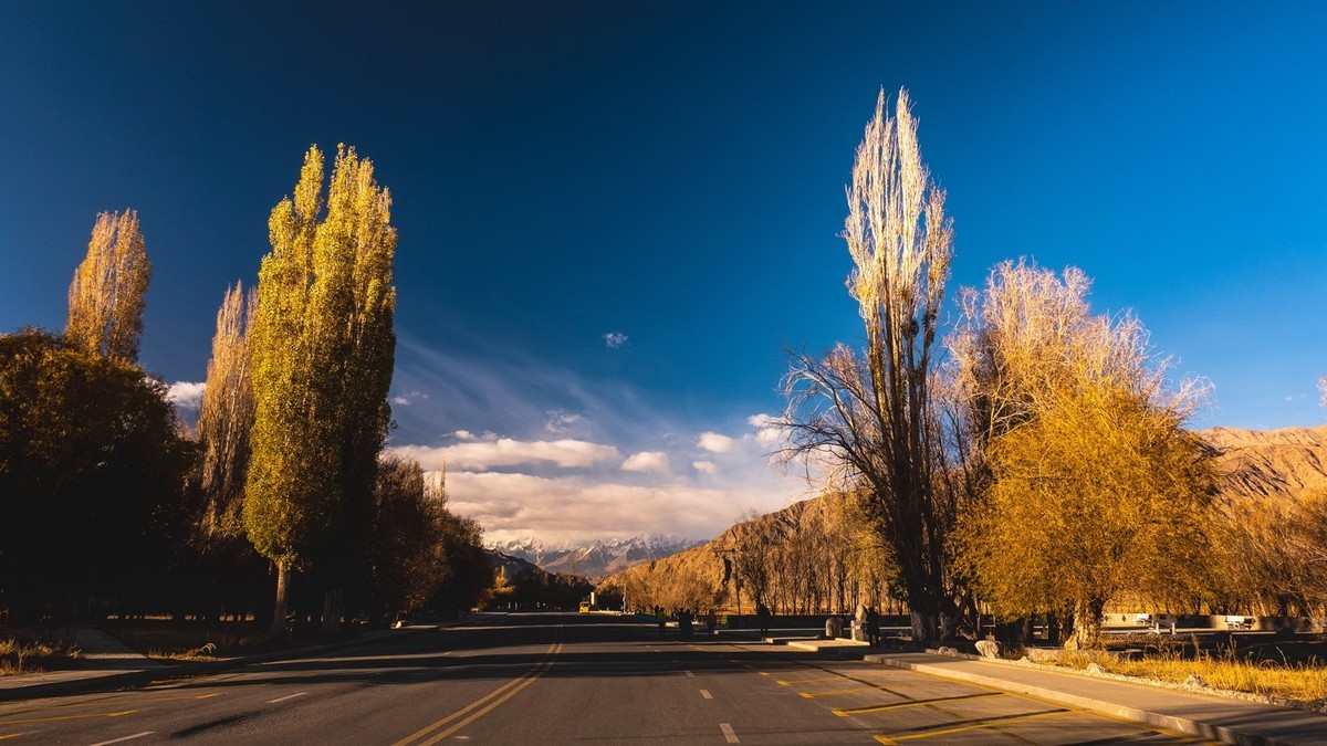 南彊行一一塔什库尔干塔吉克自治县