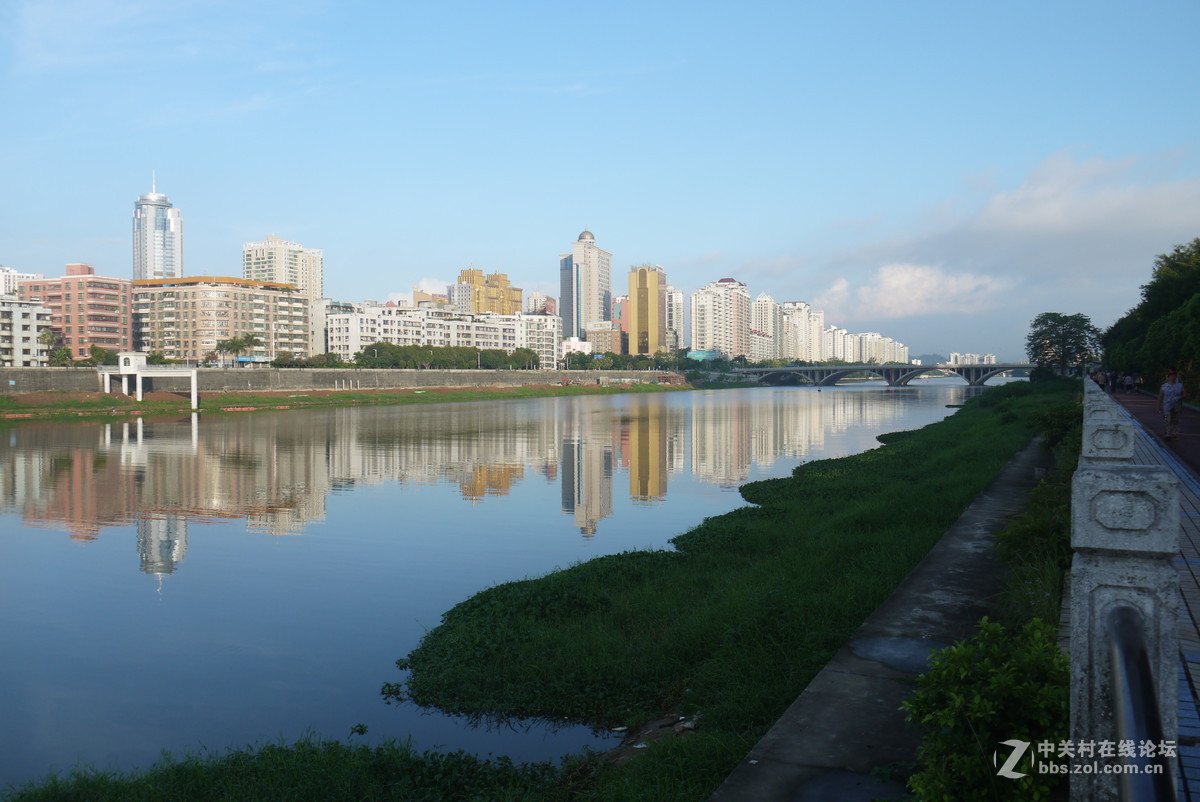 把旧相机拿出来晒晒太阳