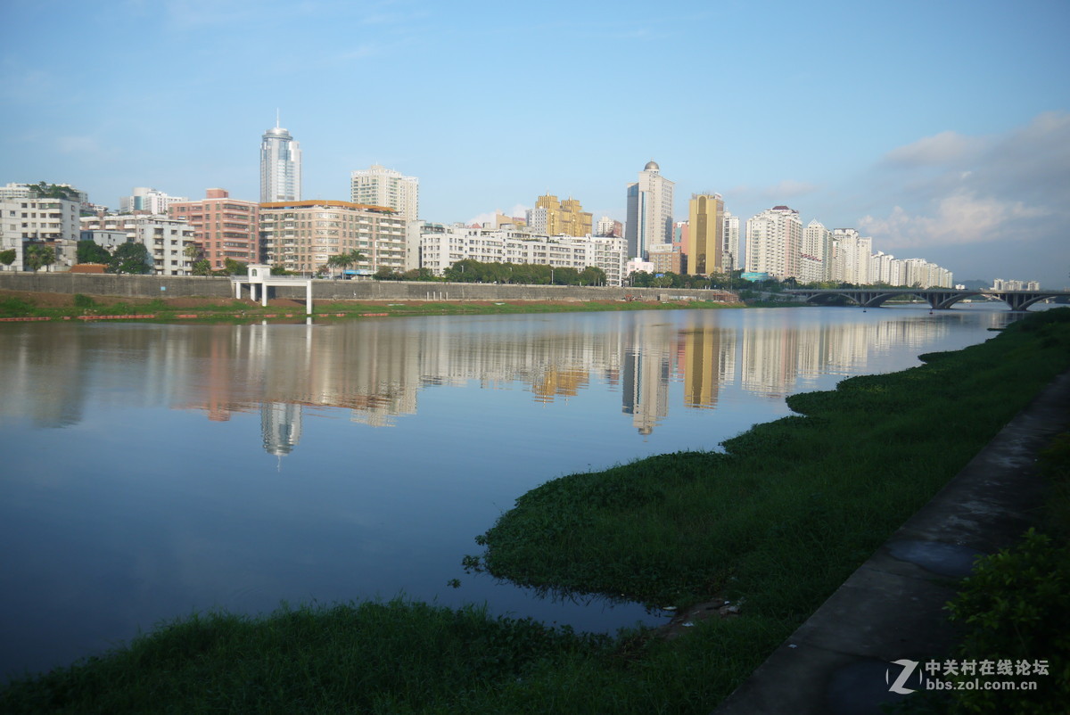 把旧相机拿出来晒晒太阳