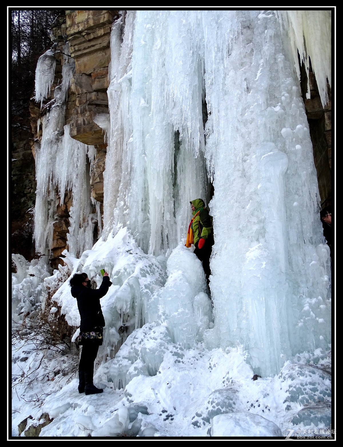 冰瀑奇观——“冰帘洞”