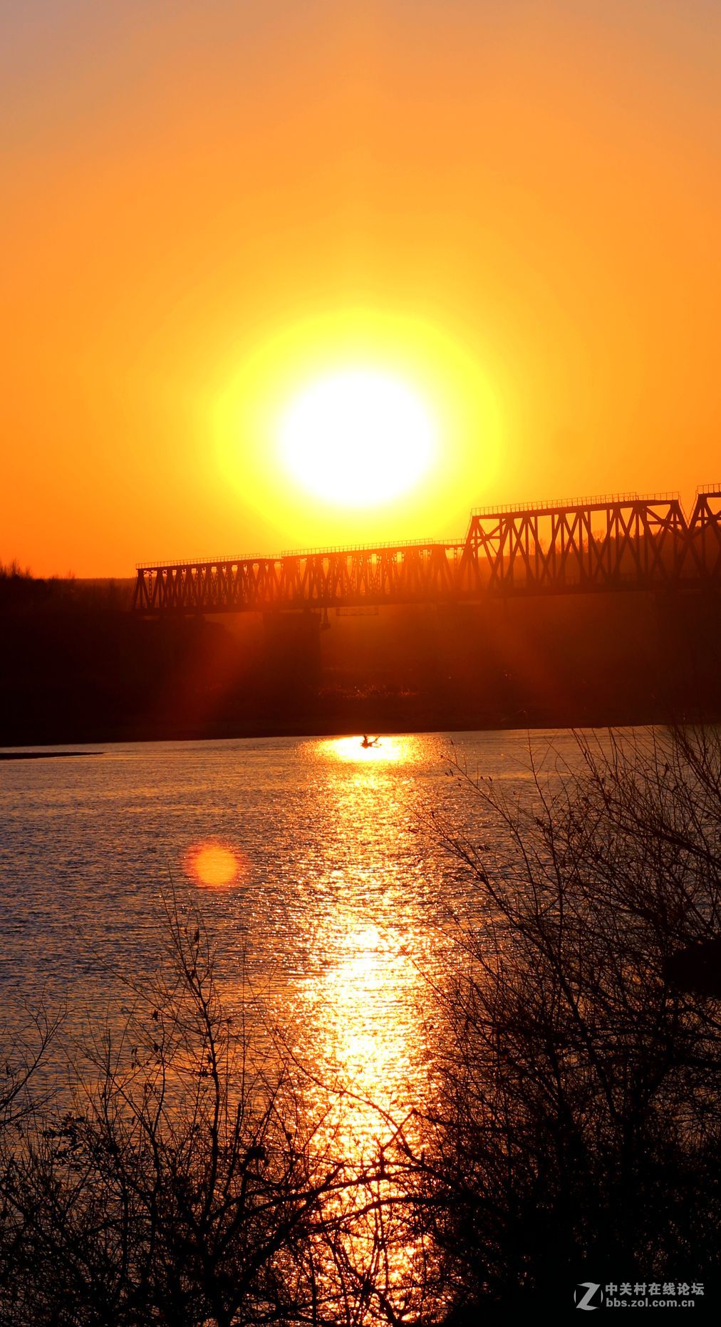 松花江上的断桥夕阳